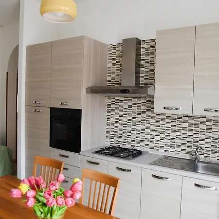 Apartment Katospedi House A *
